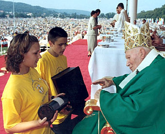 Biskupi na Dzień Papieski